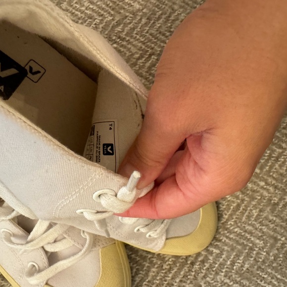 Veja High Top Shoes - Picture 5 of 5